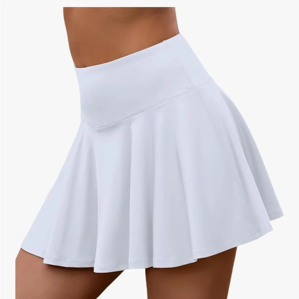 NWT Pleated Tennis Skirt with Built in Shorts medium White